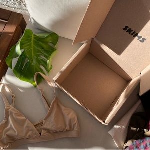 New Skims Everybody Triangle Bra- Clay